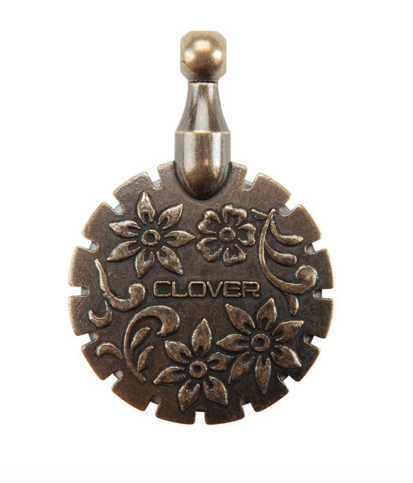 Clover Thread Cutter Pendant