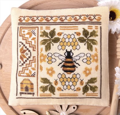 The Bee Quaker II - Samplers and Primitives - Cross Stitch Pattern [Nashville 2024 Exclusive]