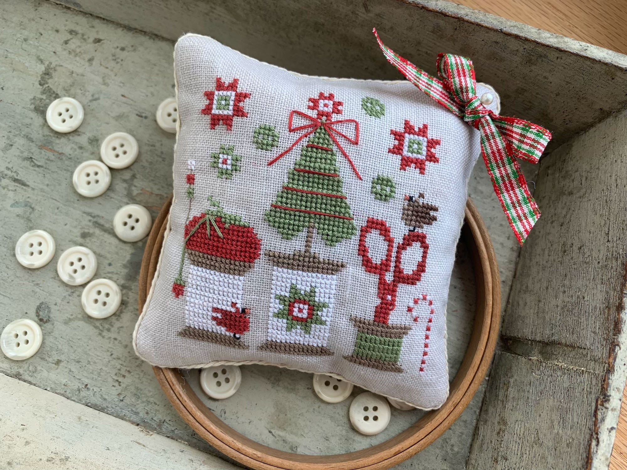 Christmas Spools Pinkeep - Stitches by Ethel - Cross Stitch Pattern [Needlework Marketplace 2026]
