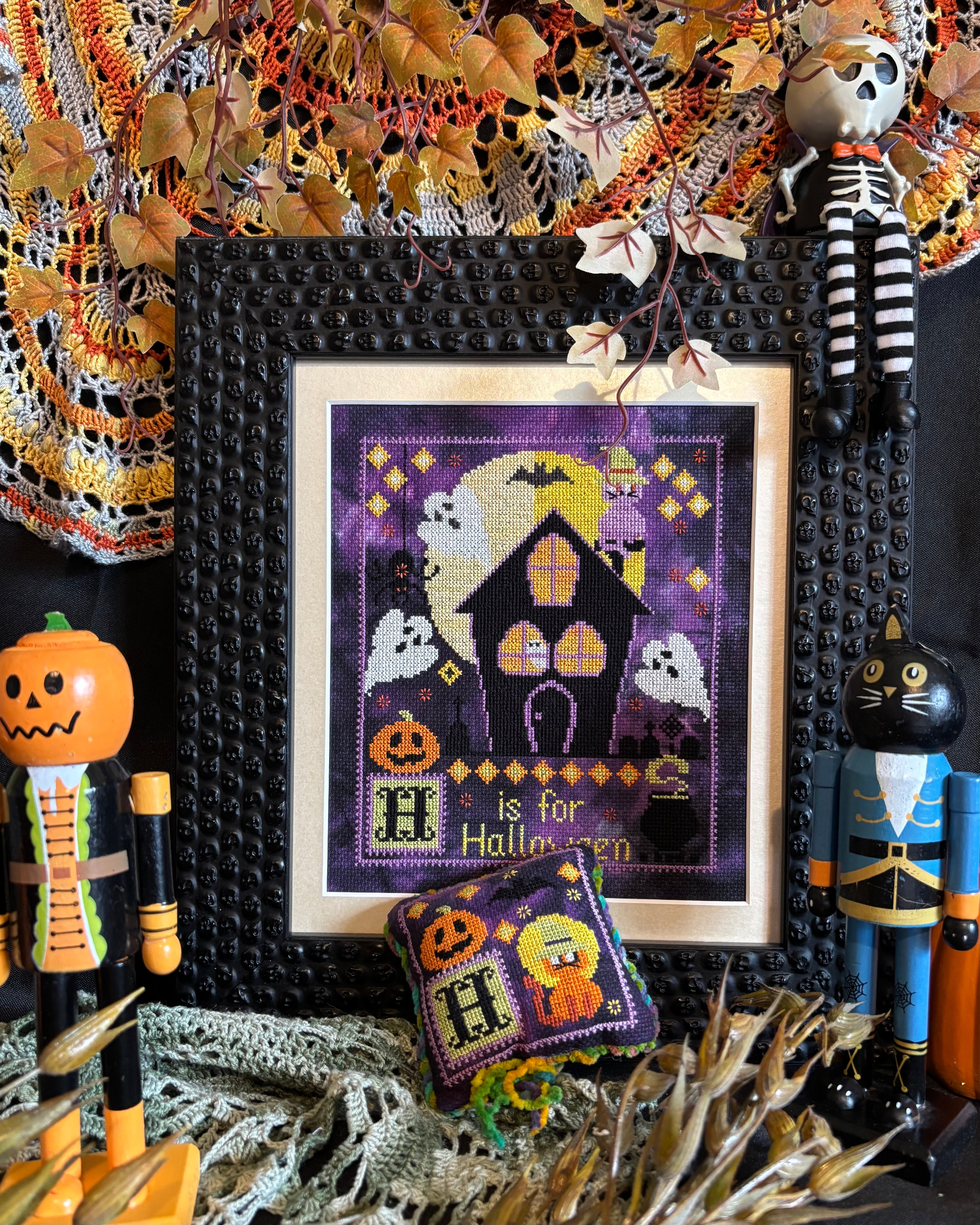 H is For Halloween Duo - Yasmin's Made With Love - Cross Stitch Pattern [Needlework Marketplace 2025]