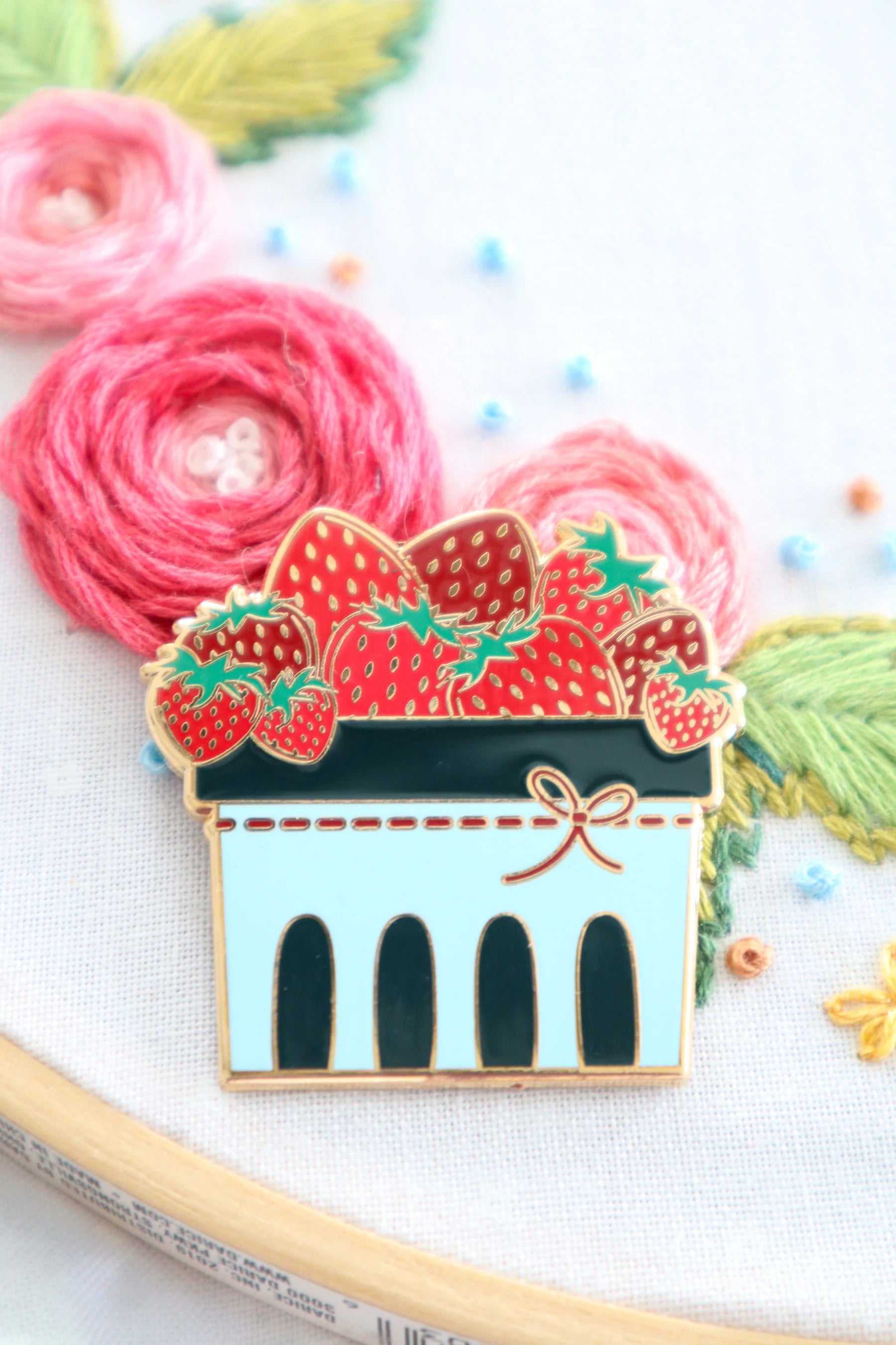 Strawberry Basket Needle Minder - Flamingo Toes