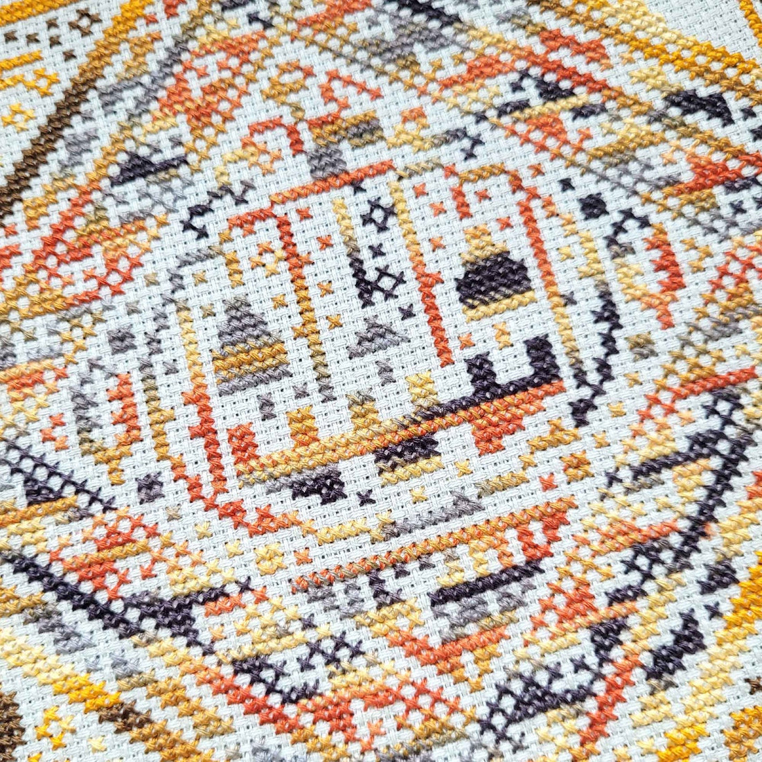 Spooky Fall Sampler - Una Buena Pieza - Cross Stitch Pattern