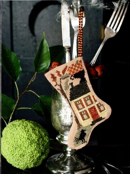 Tis Hallowe'en - Blackbird Designs - Cross Stitch Pattern Booklet