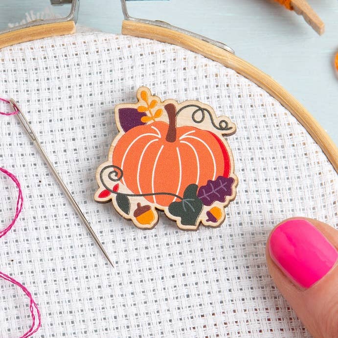 Pumpkin Magnetic Needle Minder - Hawthorn Handmade