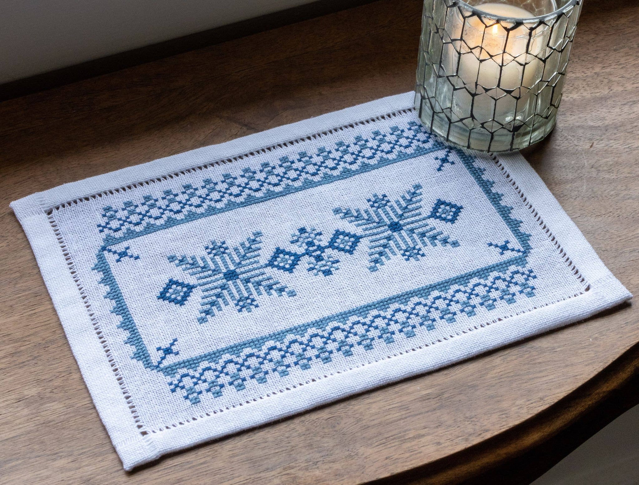 Scandinavian Stars BitKit - Avlea Folk Embroidery - Cross Stitch Kit