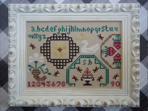 Firefly Quaker - Bendy Stitchy Designs - Cross Stitch Pattern