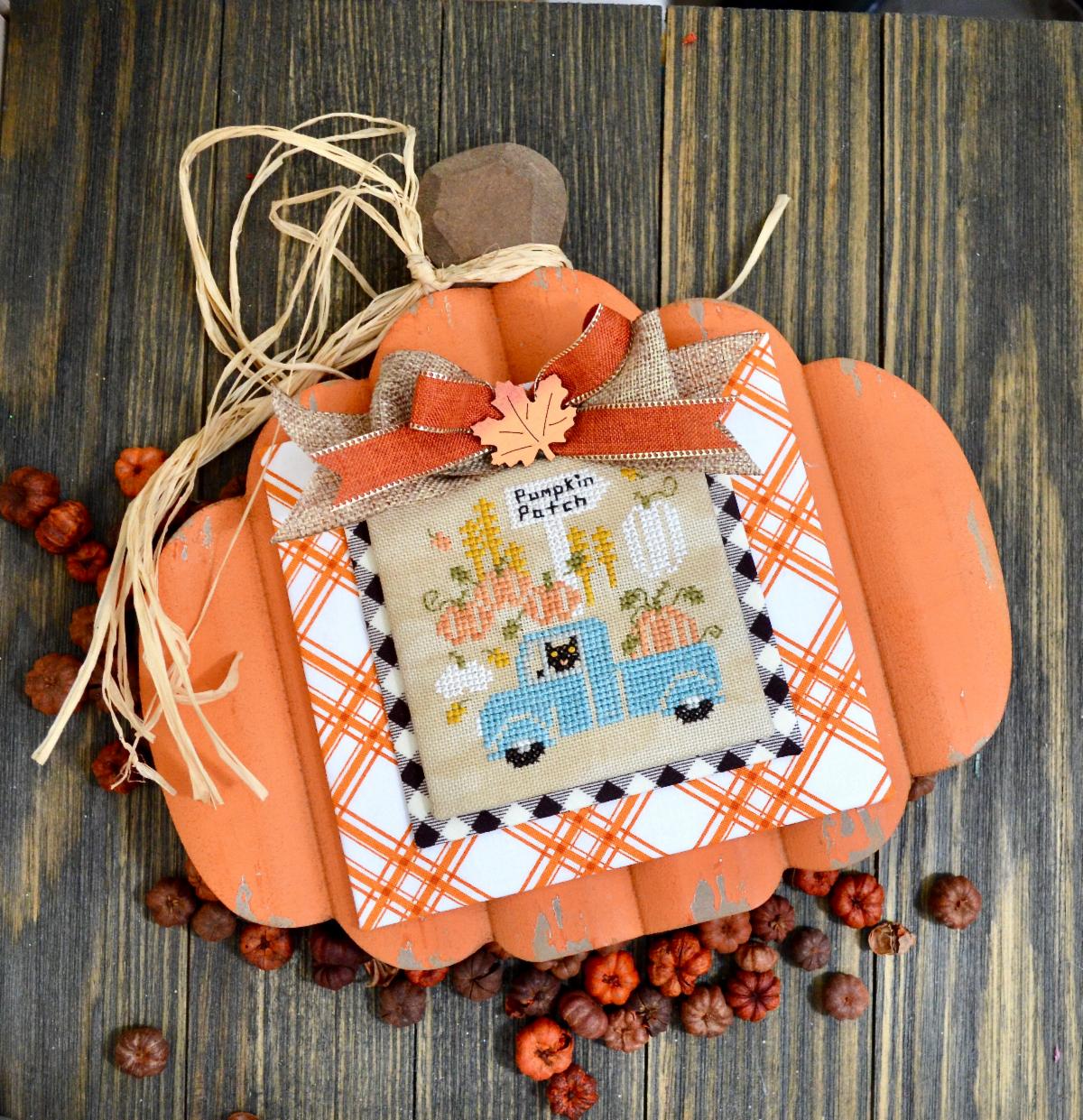 Pumpkin Pickin' - Annie Beez Folk Art - Cross Stitch Pattern