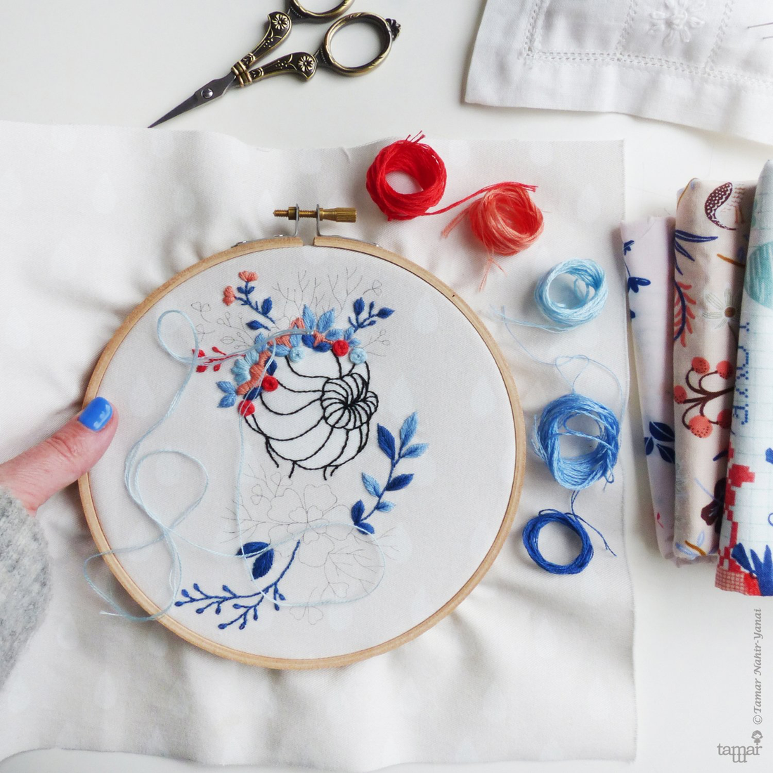 Flower Crown Lady - Tamar Nahir-Yanai - Embroidery Kit