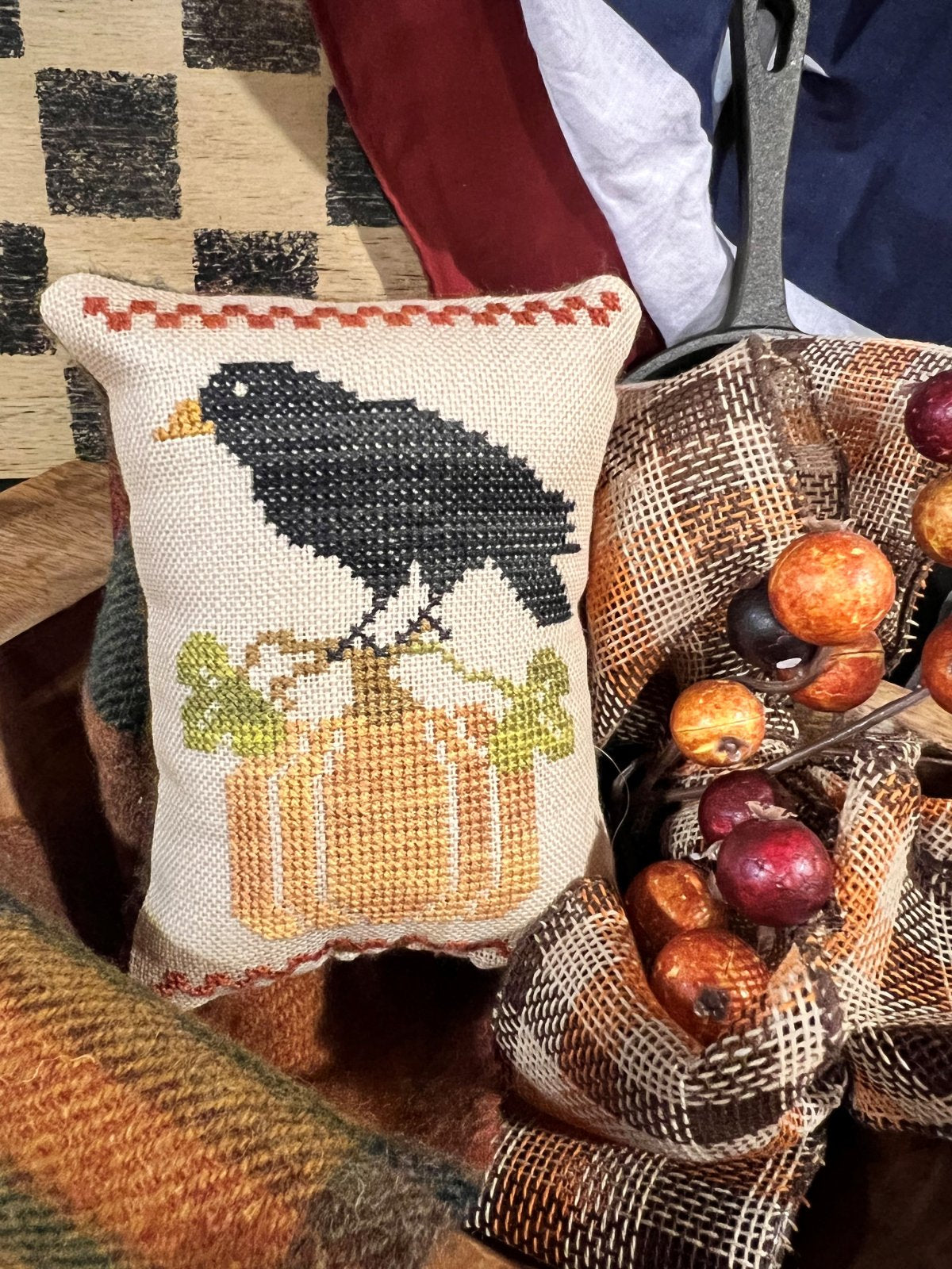 Pumpkin Crow - Southern Stitchers Co - Cross Stitch Pattern