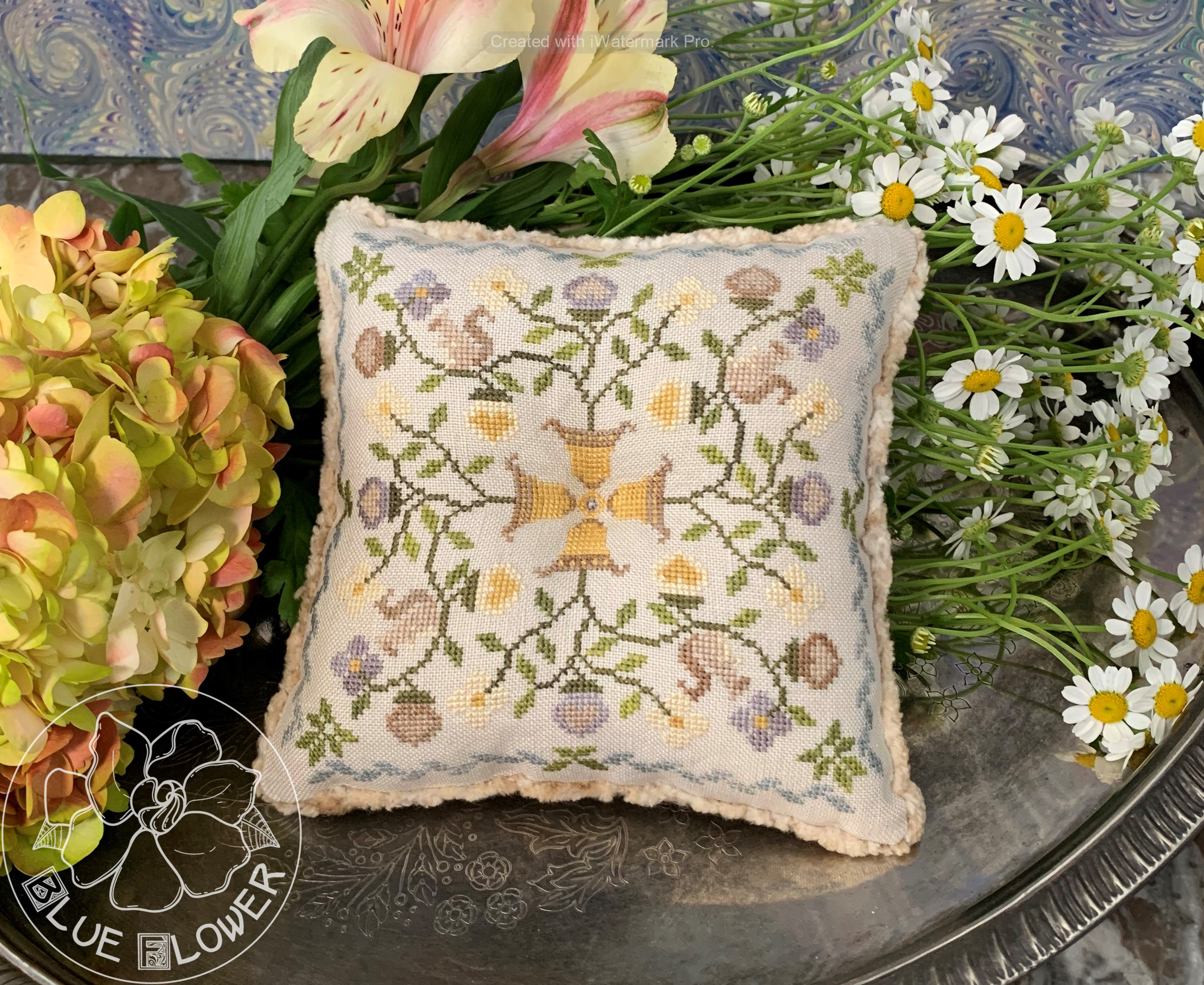 Summer Acorns - The Blue Flower - Cross Stitch Pattern